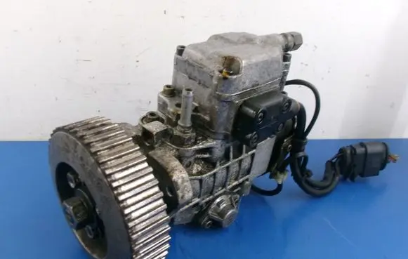 Audi A3 S3 8L Fuel injection high pressure pump 058130107D