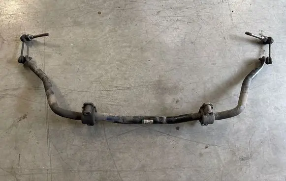 Maserati Ghibli Front anti-roll bar/sway bar 06700072890