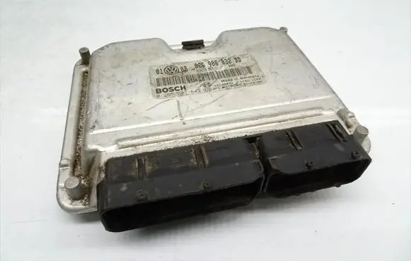 Volkswagen PASSAT B5.5 Engine control unit/module 066906032BD 0261207643