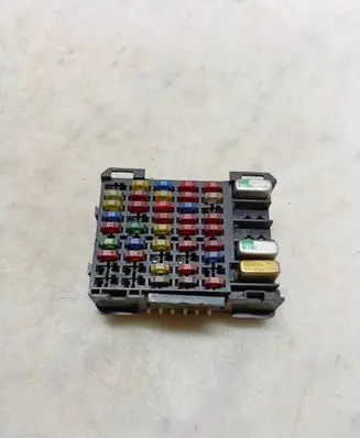Opel Sintra Fuse module 8128D 8077863 12135072