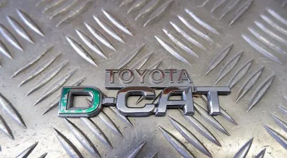 Toyota Avensis T270 Fender model badge letters 7535120060
