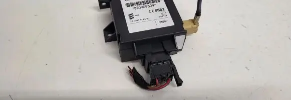 Audi A4 S4 B7 8E 8H Other control units/modules 8E0909509 221000318500 HV200SW0102