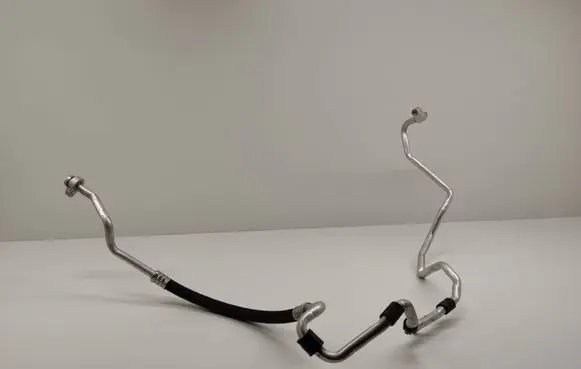 Volkswagen Jetta VI Air conditioning (A/C) pipe/hose 5C0820743N