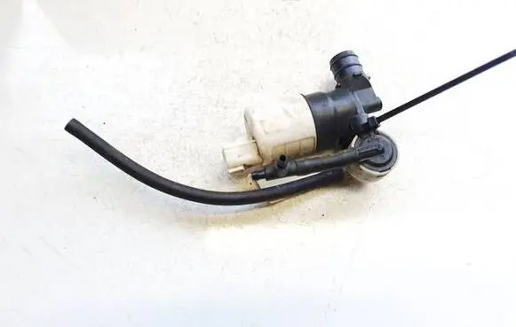 Ford Focus C-MAX Windscreen/windshield washer pump bk2117k624ba bk21-17k624-ba