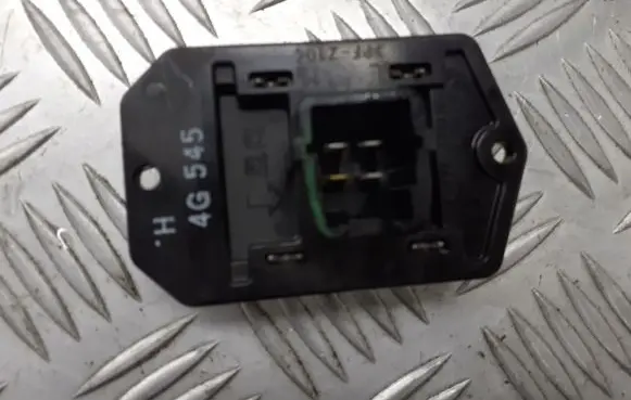 Toyota Yaris Heater blower fan relay 
