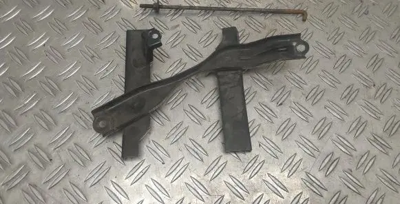 Toyota Verso Battery bracket 