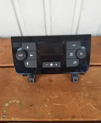 Opel Movano C Climate control unit 735535097