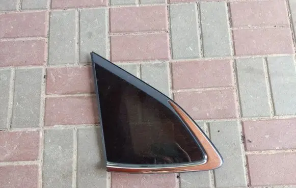 Hyundai Tucson TL Rear side window 43R000392 E001143P DOT184AS3M332