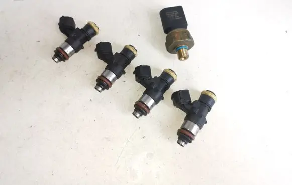 Volkswagen PASSAT B6 Fuel injectors set 0280158815 03C906039 03C906051A