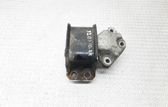 Citroen C4 I Engine mount bracket