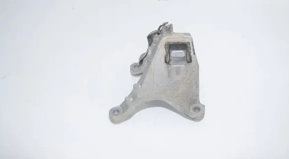 BMW 3 G20 G21 Engine mounting bracket 6876206