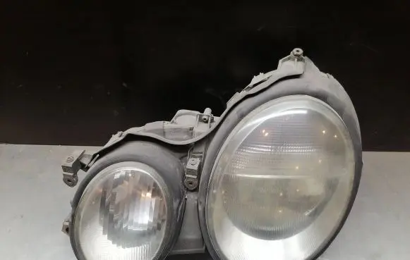 Mercedes-Benz CLK A208 C208 Headlight/headlamp 147551
