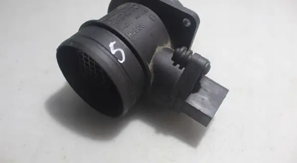 Volkswagen Jetta V Mass air flow meter 0281002531