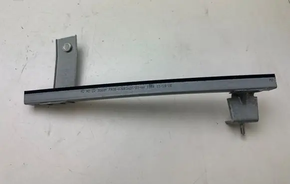 Ford Mustang VI Front door coupe window/glass frame FR3B63263A20