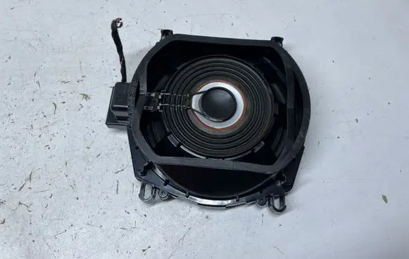 BMW X6 E71 Subwoofer speaker 18353410