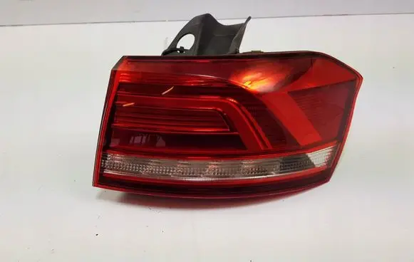 Volkswagen PASSAT B8 Rear/tail lights