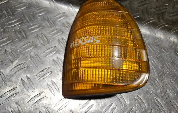 Mercedes-Benz W123 Front indicator light