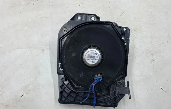 BMW 4 F32 F33 Subwoofer speaker 18820010