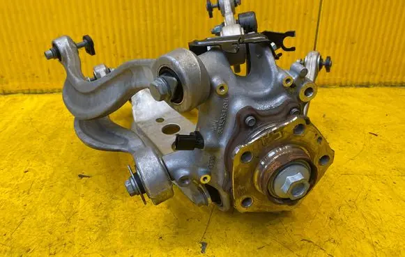 Audi A6 S6 C8 4K Rear wheel hub spindle/knuckle 80A505460B 85E505361 80A505311B