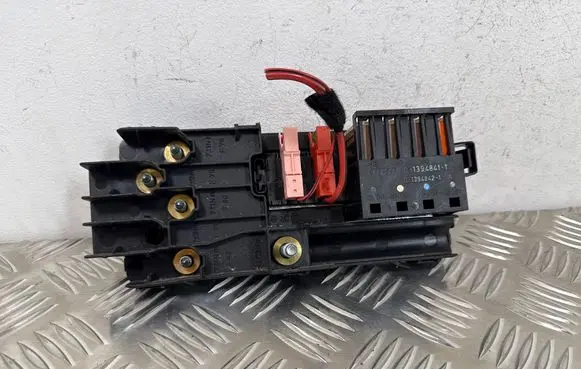 Mercedes-Benz ML W164 Fuse box set 2115452601