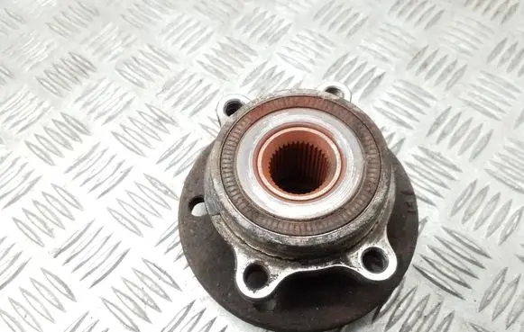 Volkswagen PASSAT B7 Front wheel bearing hub 