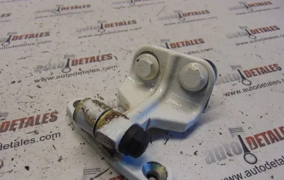 Rear door upper hinge