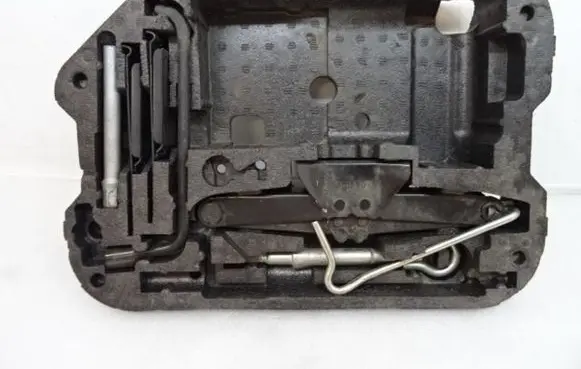 Citroen DS5 Spare wheel section trim 9672902480