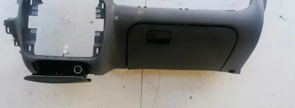 Hyundai Trajet Glove box