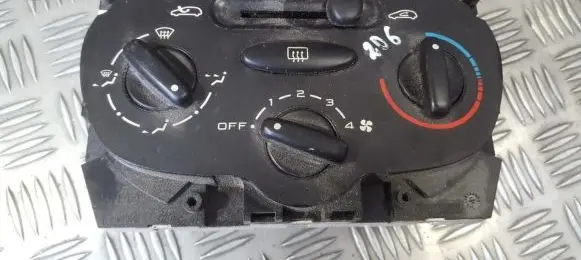 Peugeot 206 Climate control unit 85858