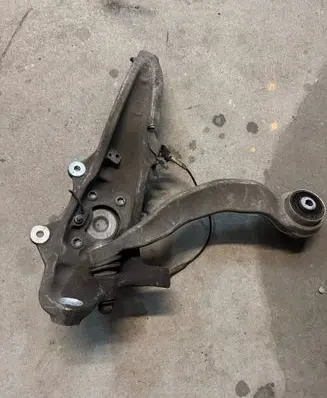 BMW 7 G11 G12 Front wheel hub 6861139 160418 6859589