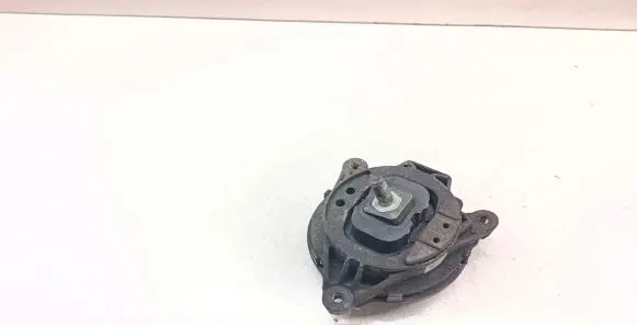 BMW 3 GT F34 Engine mount bracket 6787657