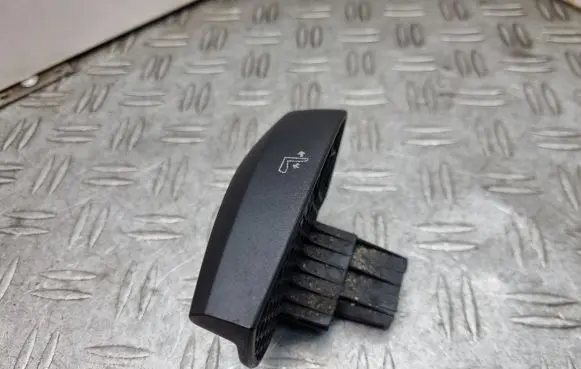 BMW 1 E82 E88 Seat adjustment handle 9120356
