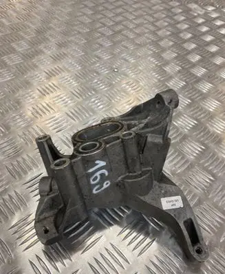 Skoda Superb B5 (3U) Power steering pump mounting bracket 059145169
