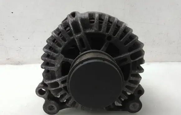 Volkswagen Touran I Generator/alternator 06F903023C