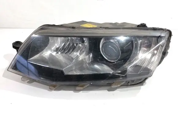 Skoda Octavia Mk3 (5E) Headlight/headlamp 5E1941015A