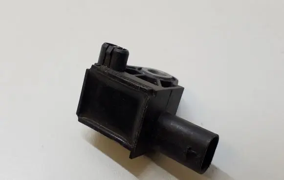 Chrysler Pacifica Airbag deployment crash/impact sensor 68245080AA