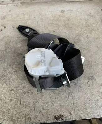 Opel Adam Front seatbelt