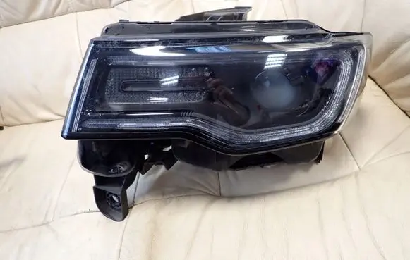 Jeep Grand Cherokee Headlight/headlamp