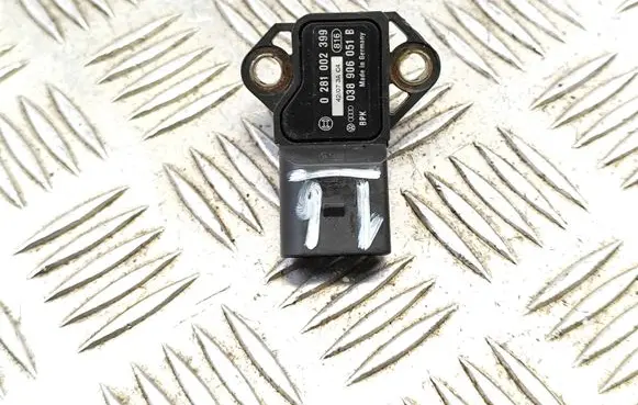 Volkswagen Touran I Air pressure sensor 038906051B 0281002399