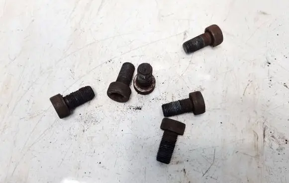 Opel Vectra C Nuts/bolts 