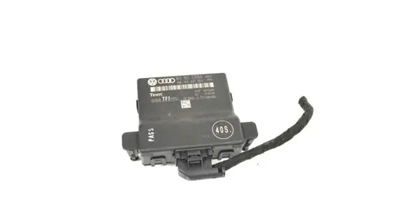Audi TT TTS Mk2 Gateway control module 1K0907530AA 1K0907951