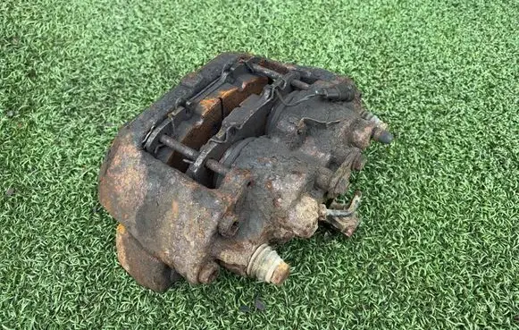 Iveco Daily 4th gen Front brake caliper 504121785