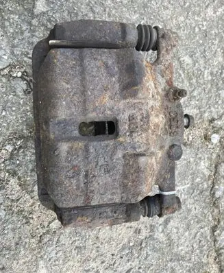 Nissan X-Trail T31 Front brake caliper