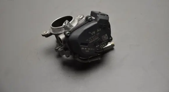 Skoda Octavia Mk3 (5E) Throttle body valve 04L128063P