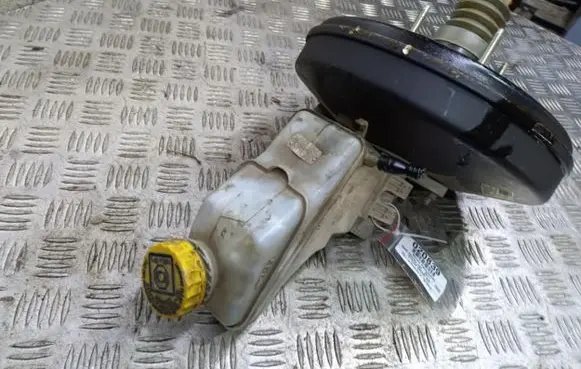 Opel Combo D Brake booster