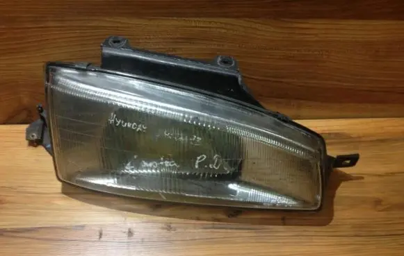 Hyundai Elantra Headlight/headlamp 1010889