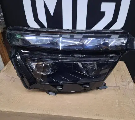 Skoda Kamiq Headlight/headlamp 0021377806 658941016B 10PL10517