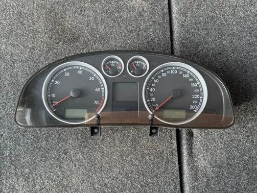 Volkswagen PASSAT B5.5 Speedometer (instrument cluster) 3B0920829 VWZ7Z0D9558811 020404182741
