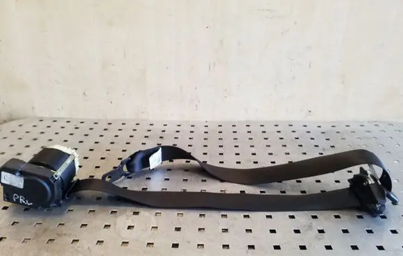 BMW X5 E53 Front seatbelt 33012849