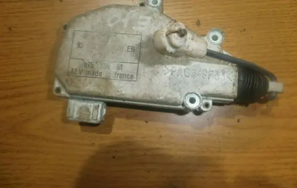 Ford Mondeo MK I Central locking motor 
